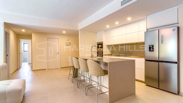 Elegante apartamento de 4 dormitorios en venta en San Pedro de Alcántara – A solo pasos de la playa