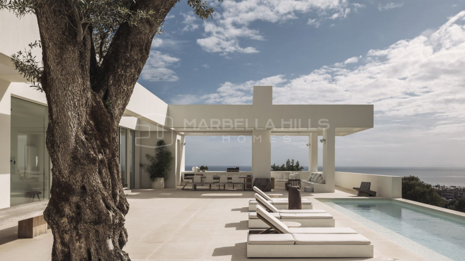 Villa contemporaine à vendre à Altos de los Monteros, Marbella, avec vues panoramiques sur la mer