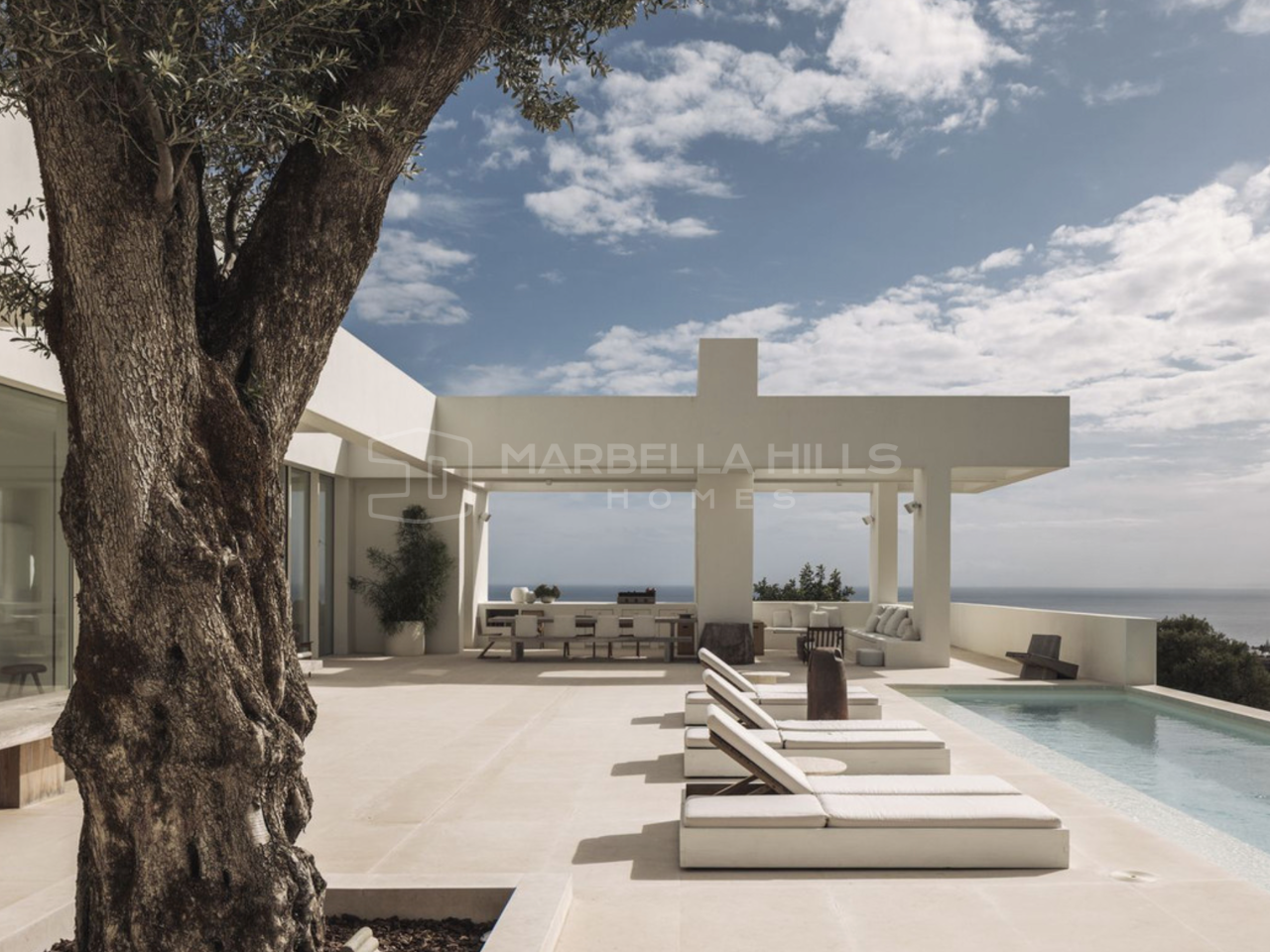 Contemporary Villa for Sale in Altos de los Monteros, Marbella with Panoramic Sea Views