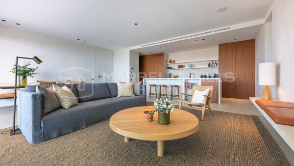 Luxury Corner Apartment with Panoramic Sea and Golf Views in Benahavís
