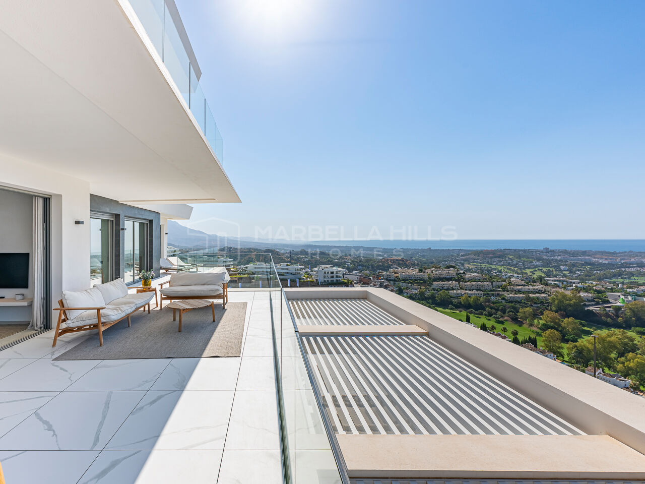 Appartement de luxe d’angle avec vues panoramiques sur la mer et le golf à Benahavís