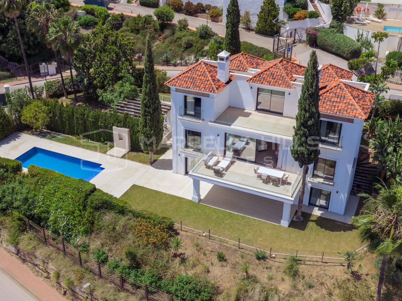 Modern Andalusian Villa for Sale in Benahavís with Panoramic Sea Views