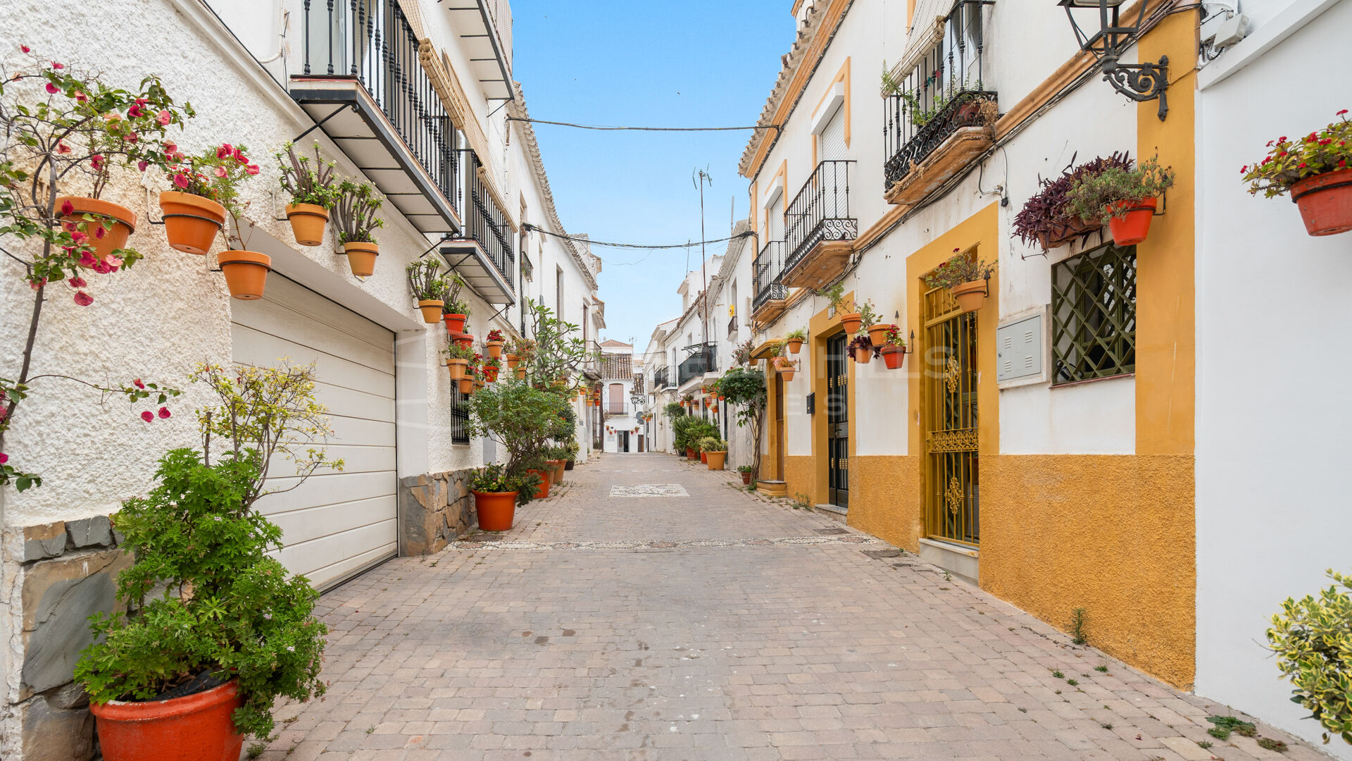 Renovated Townhouse for Sale in Estepona Old Town with Rooftop Terrace