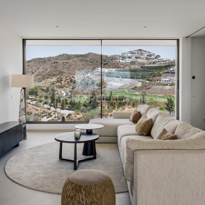 Apartamento contemporáneo de 4 dormitorios en venta en Real de La Quinta, Benahavís