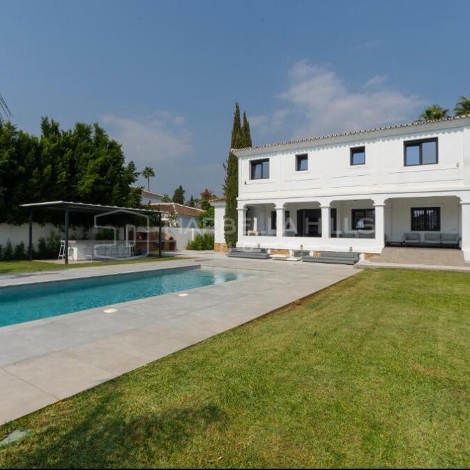 Villa de six chambres à vendre à Nueva Andalucía, Marbella