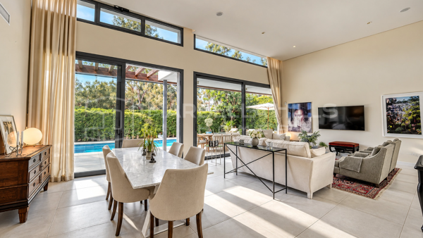 Moderner Bungalow zum Verkauf in Atalaya, Estepona