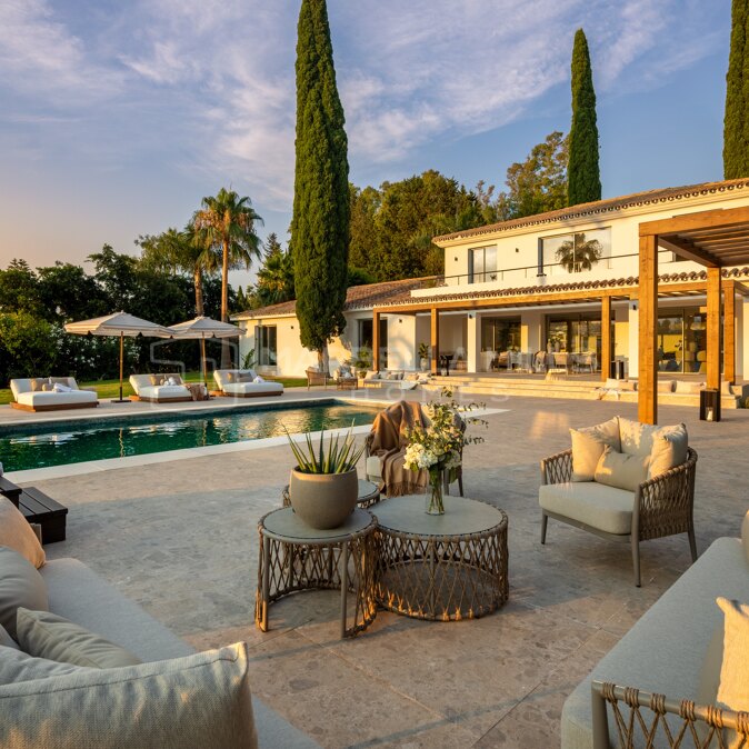 Andalusische Villa zum Verkauf in El Paraíso an der New Golden Mile