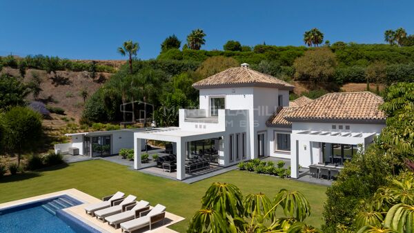 Refurbished Villa for Sale in Monte Mayor, Benahavís on a 7,500 m² Plot