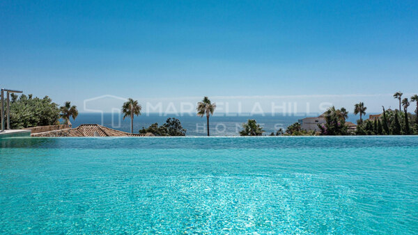 Villa de luxe à vendre à Manilva avec vues panoramiques sur la mer