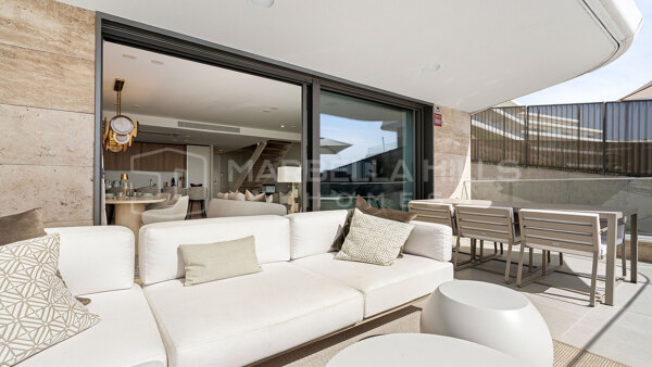 Appartement duplex de luxe neuf à vendre à Estepona avec vue sur la mer