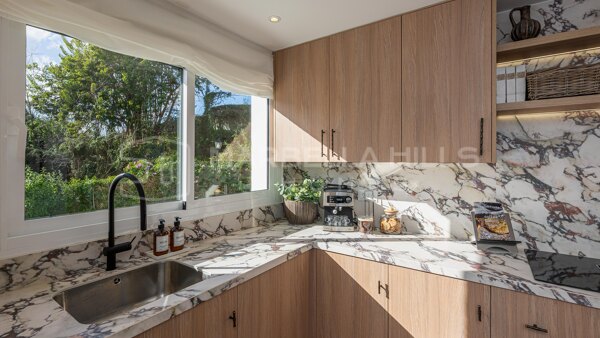 Maison de ville rénovée de 4 chambres à vendre à Aloha Golf, Nueva Andalucía