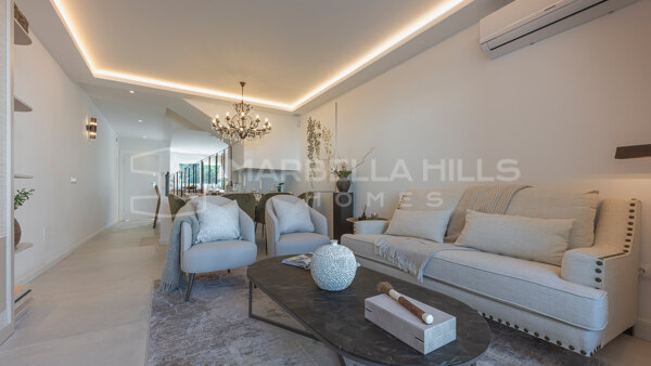 Maison de ville rénovée de 4 chambres à vendre à Aloha Golf, Nueva Andalucía