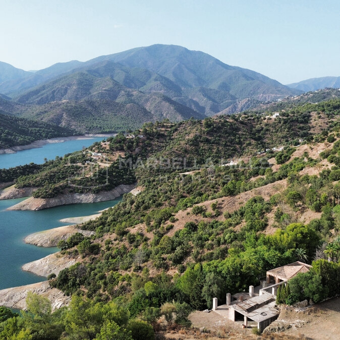Villa de luxe à vendre à Istán avec vues panoramiques sur les montagnes