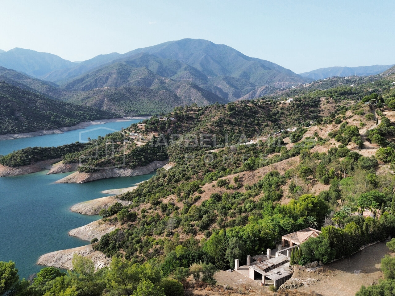 Luxusvilla in Istán mit Panoramablick auf die Berge