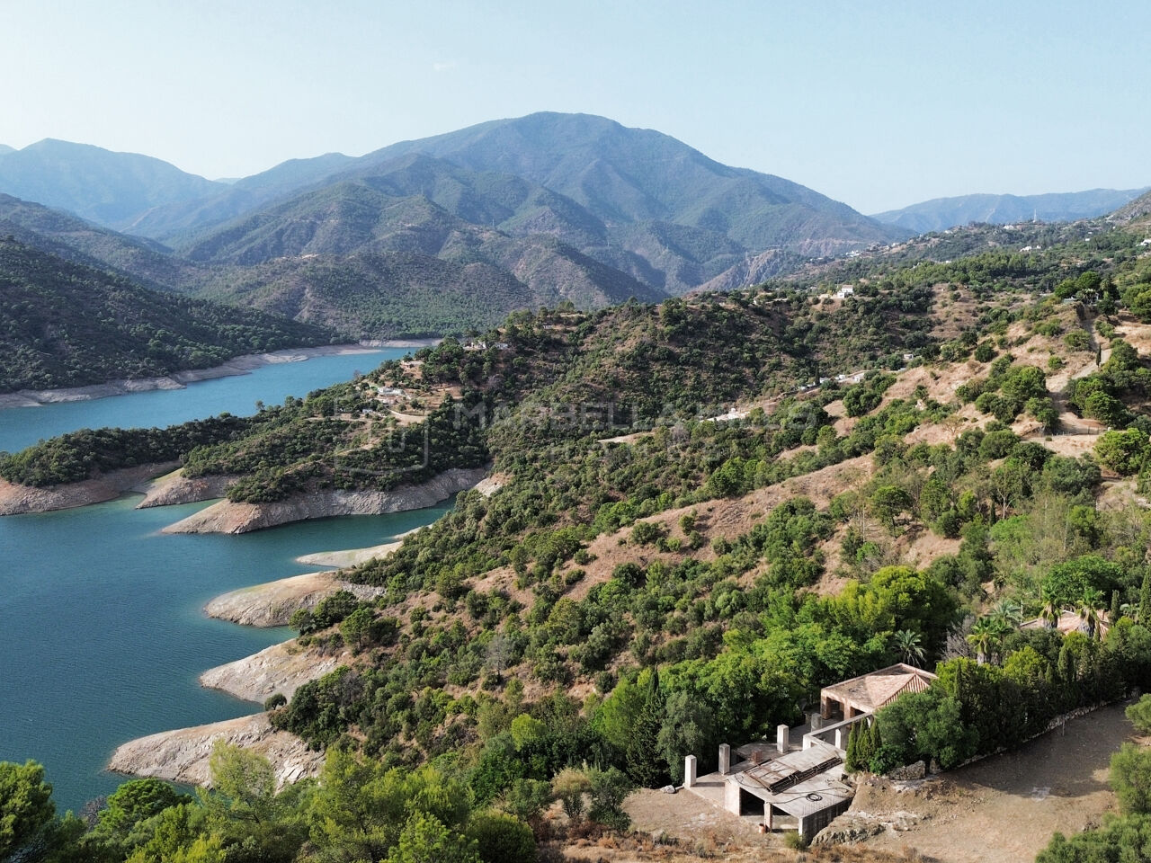 Villa de luxe à vendre à Istán avec vues panoramiques sur les montagnes