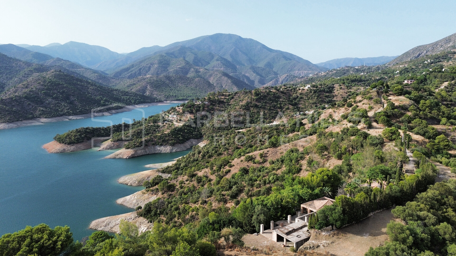 Villa de luxe à vendre à Istán avec vues panoramiques sur les montagnes