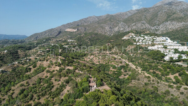 Villa de luxe à vendre à Istán avec vues panoramiques sur les montagnes