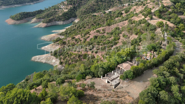 Villa de luxe à vendre à Istán avec vues panoramiques sur les montagnes