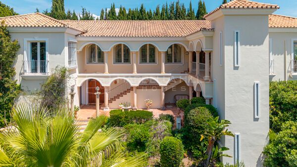 Klassische andalusische Villa in El Herrojo Alto, Benahavís