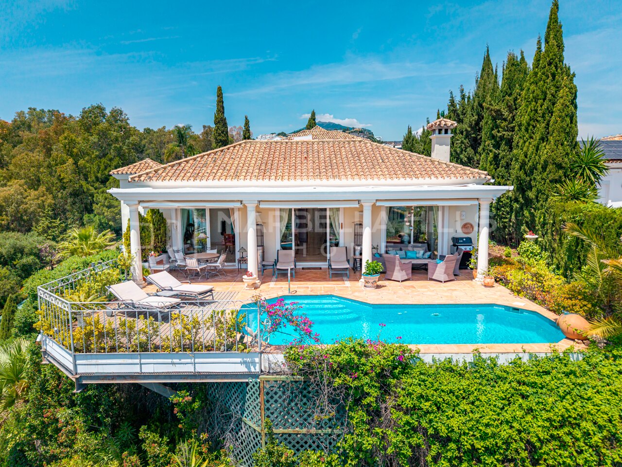 Klassische andalusische Villa in El Herrojo Alto, Benahavís