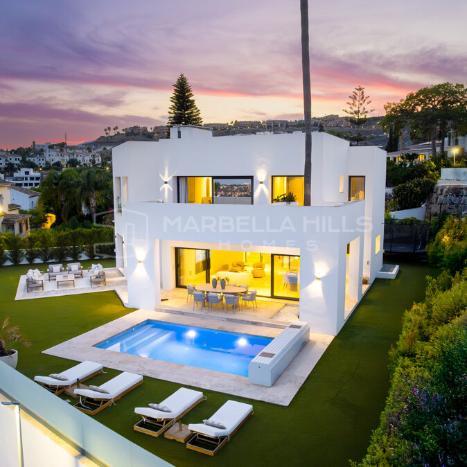 Villa contemporaine en première ligne de golf à Atalaya Golf, Benahavís
