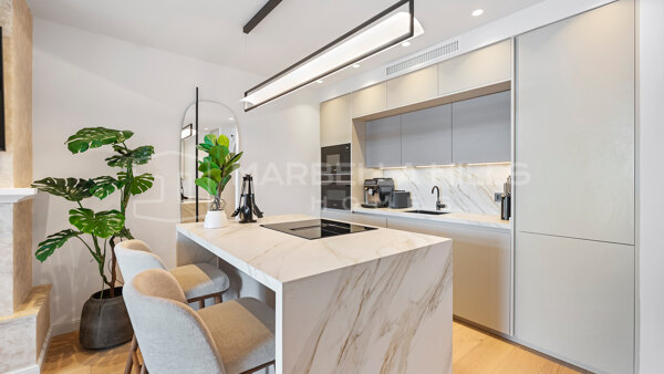 Maison mitoyenne rénovée de 3 chambres avec vue mer à Los Arqueros, Benahavís