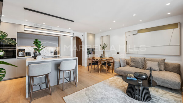 Maison mitoyenne rénovée de 3 chambres avec vue mer à Los Arqueros, Benahavís