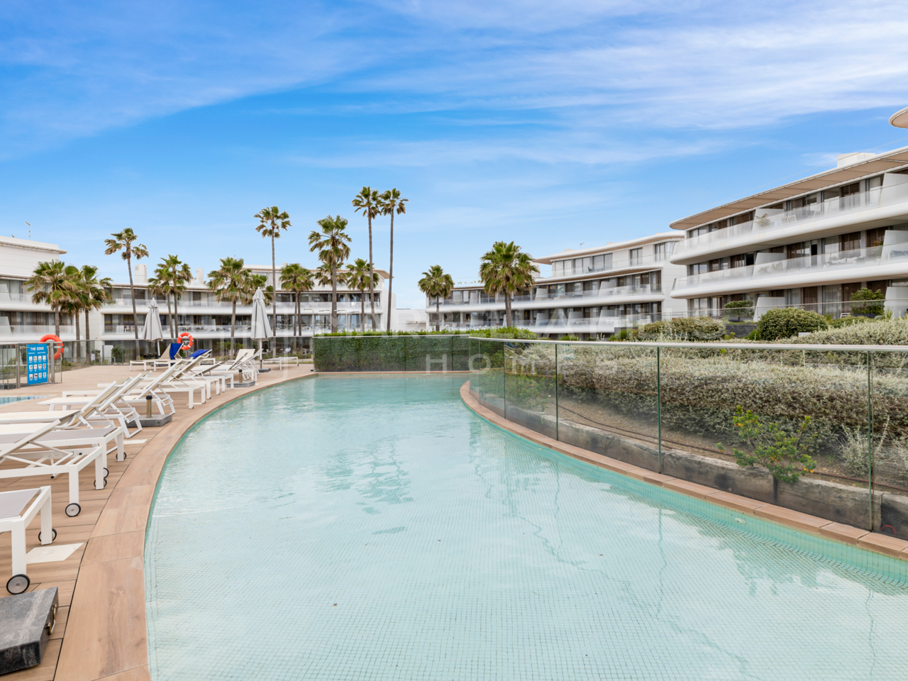 Wohnung mit 2 Schlafzimmern in erster Meereslinie in The Edge, Estepona