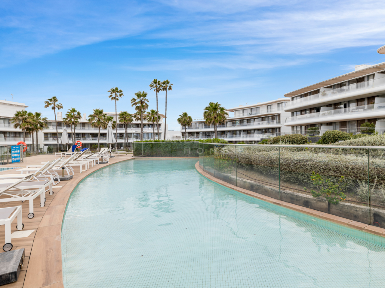 Wohnung mit 2 Schlafzimmern in erster Meereslinie in The Edge, Estepona