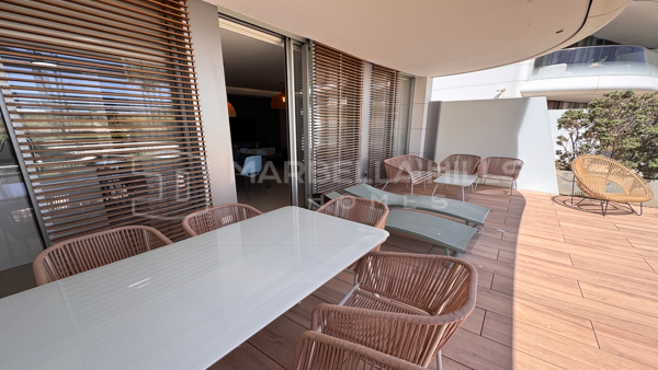 Appartement de 2 chambres en première ligne de mer à The Edge, Estepona