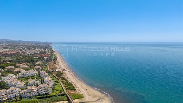 Renovated beachside apartment with sea views in Los Monteros Palm Beach