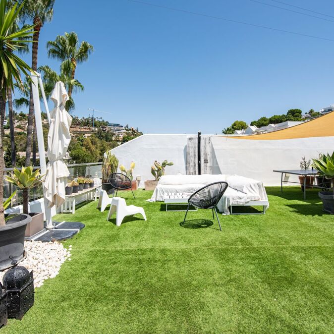 3-Bedroom Frontline Golf Duplex Penthouse with 150 m² Rooftop Solarium in Balcones de La Quinta, Benahavís
