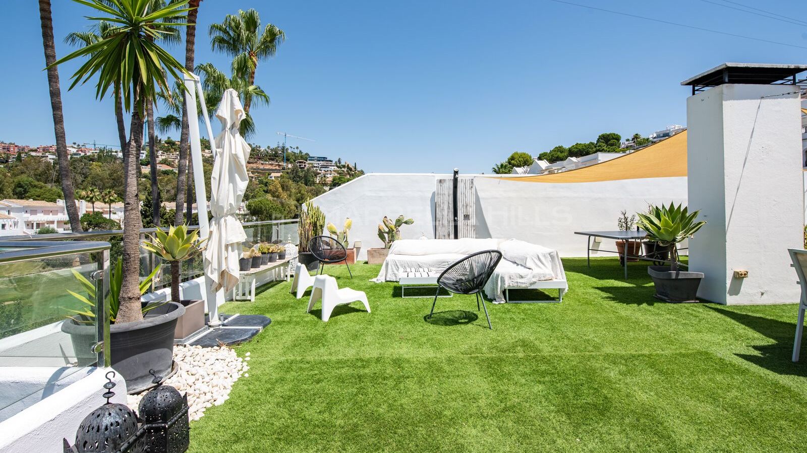 Penthouse duplex de 3 chambres en première ligne de golf avec solarium de 150 m² à Balcones de La Quinta, Benahavís