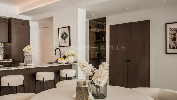Enovated 3-Bedroom Golf Apartment for Sale in La Quinta, Benahavís