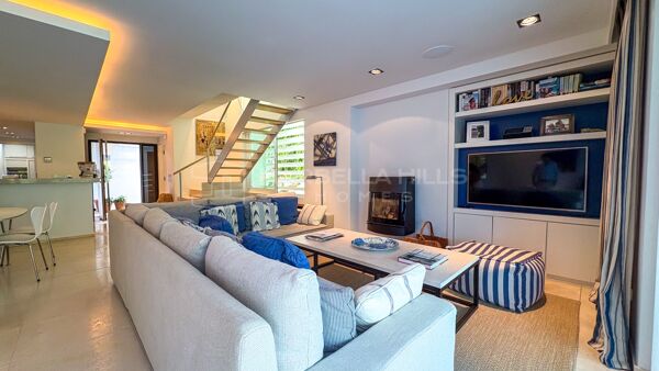 Charming Golf Frontline Townhouse with La Concha Views in Peñablanca, Nueva Andalucía