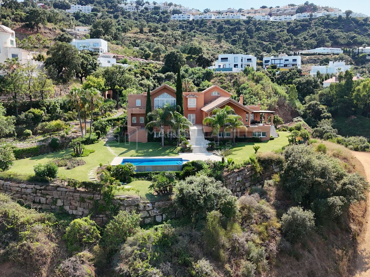 Exclusiva villa de lujo en venta en La Mairena con vistas panorámicas al mar y finca de 7.793 m²