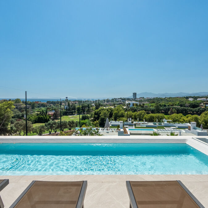 Penthouse neuf avec piscine privée sur le toit et vue mer et golf à vendre à Soul Marbella
