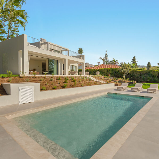 Fully Renovated Villa with Sea Views for Sale in Elviria, Marbella East