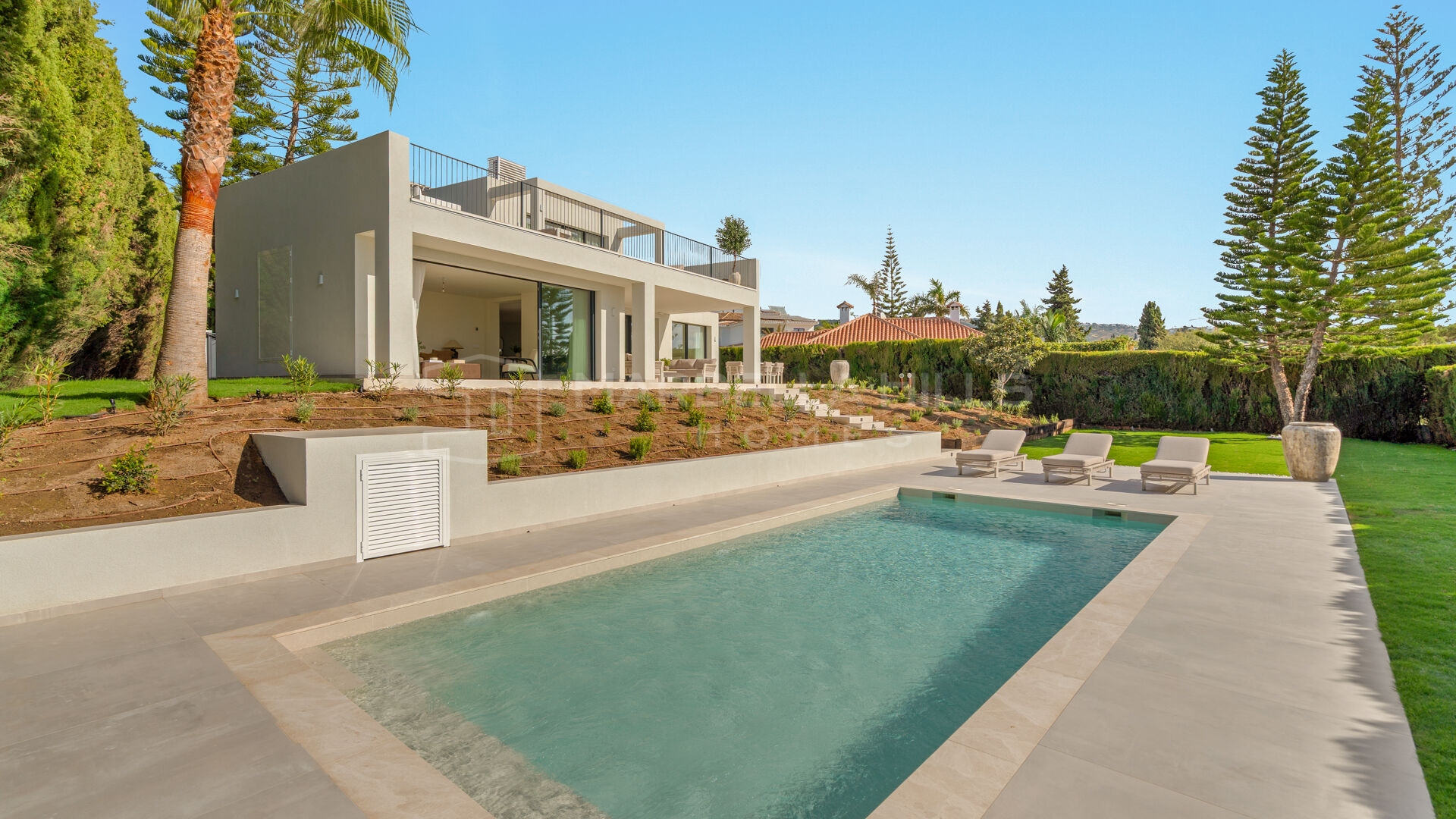 Fully Renovated Villa with Sea Views for Sale in Elviria, Marbella East