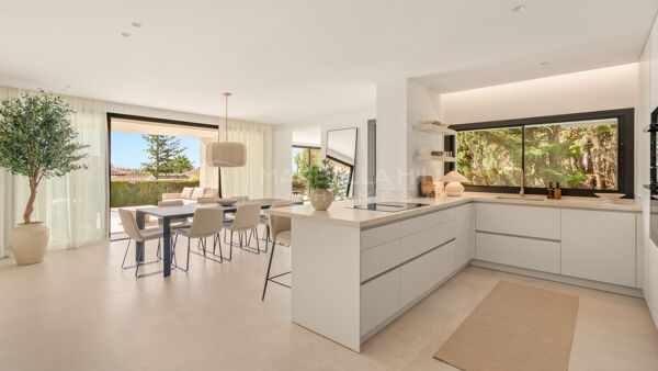 Fully Renovated Villa with Sea Views for Sale in Elviria, Marbella East