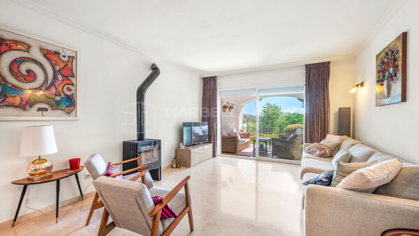 Spacious Three-Bedroom Apartment with La Concha Views in La Quinta, Benahavís