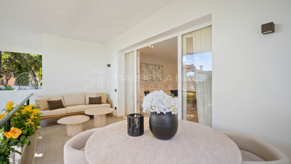 Renovated Apartment with Spacious Terrace in El Presidente, Estepona