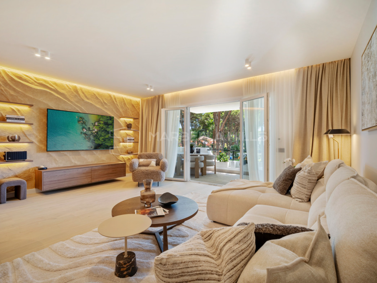 Renovated Apartment with Spacious Terrace in El Presidente, Estepona