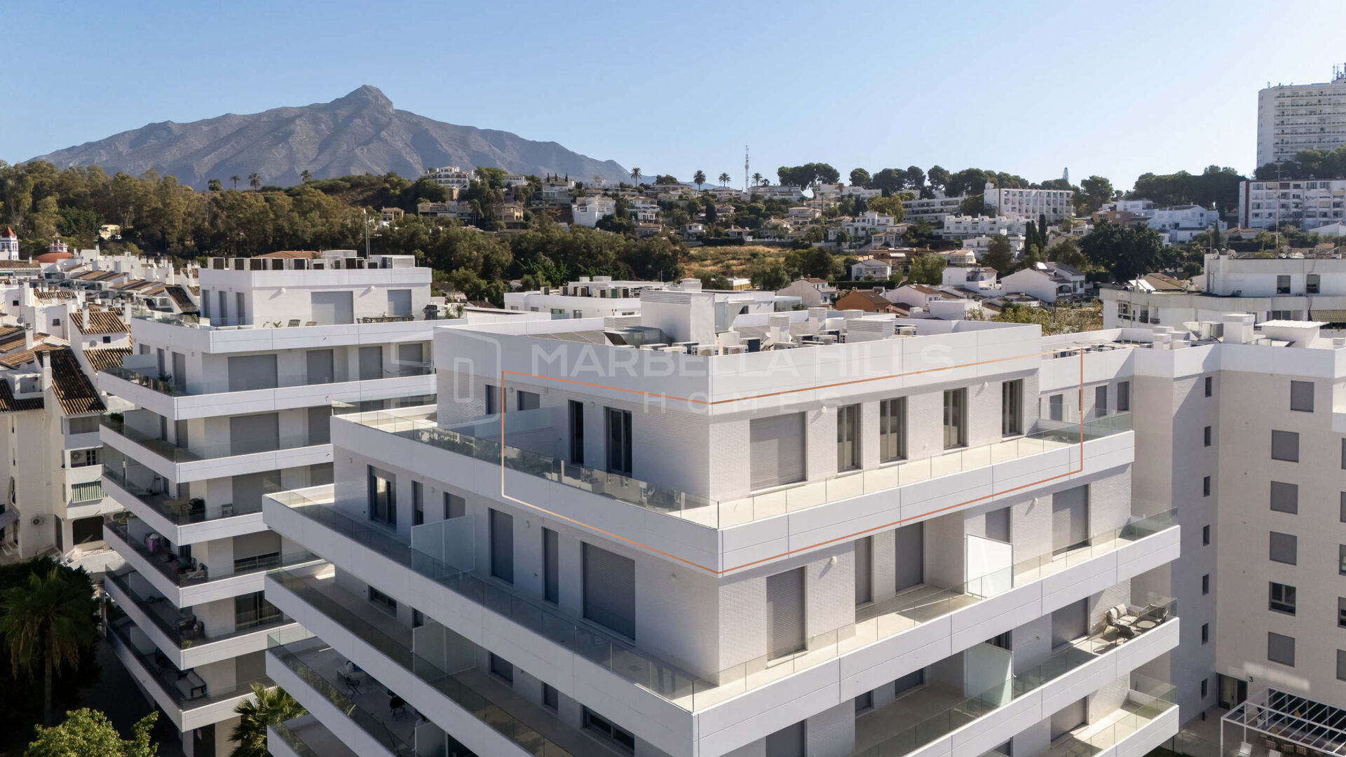 Brand New 4 Bedroom Penthouse for Sale in La Campana, Nueva Andalucía with Panoramic Sea Views