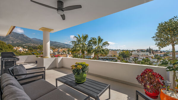 Renovated 3-Bedroom Duplex Penthouse for Sale in Monte Paraíso, Marbella Golden Mile