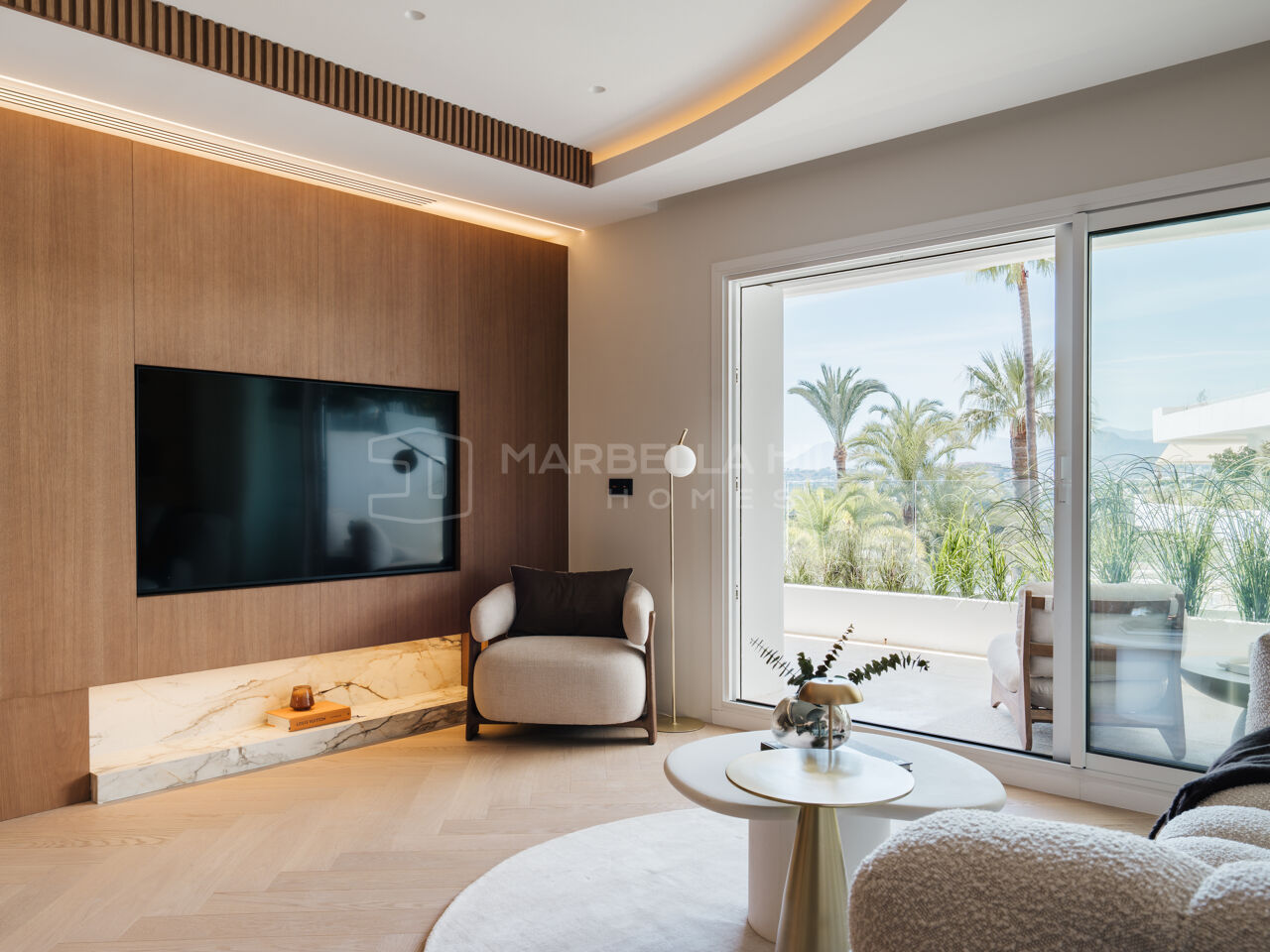 Renovated Apartment for Sale on Marbella’s Golden Mile in Las Terrazas de Las Lomas del Marbella Club