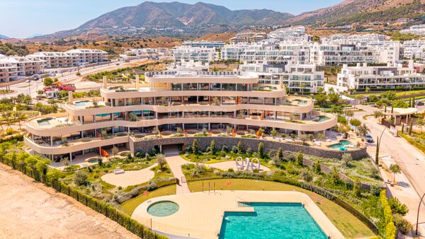 Appartement contemporain à vendre à El Higuerón, Fuengirola, avec vue sur la mer