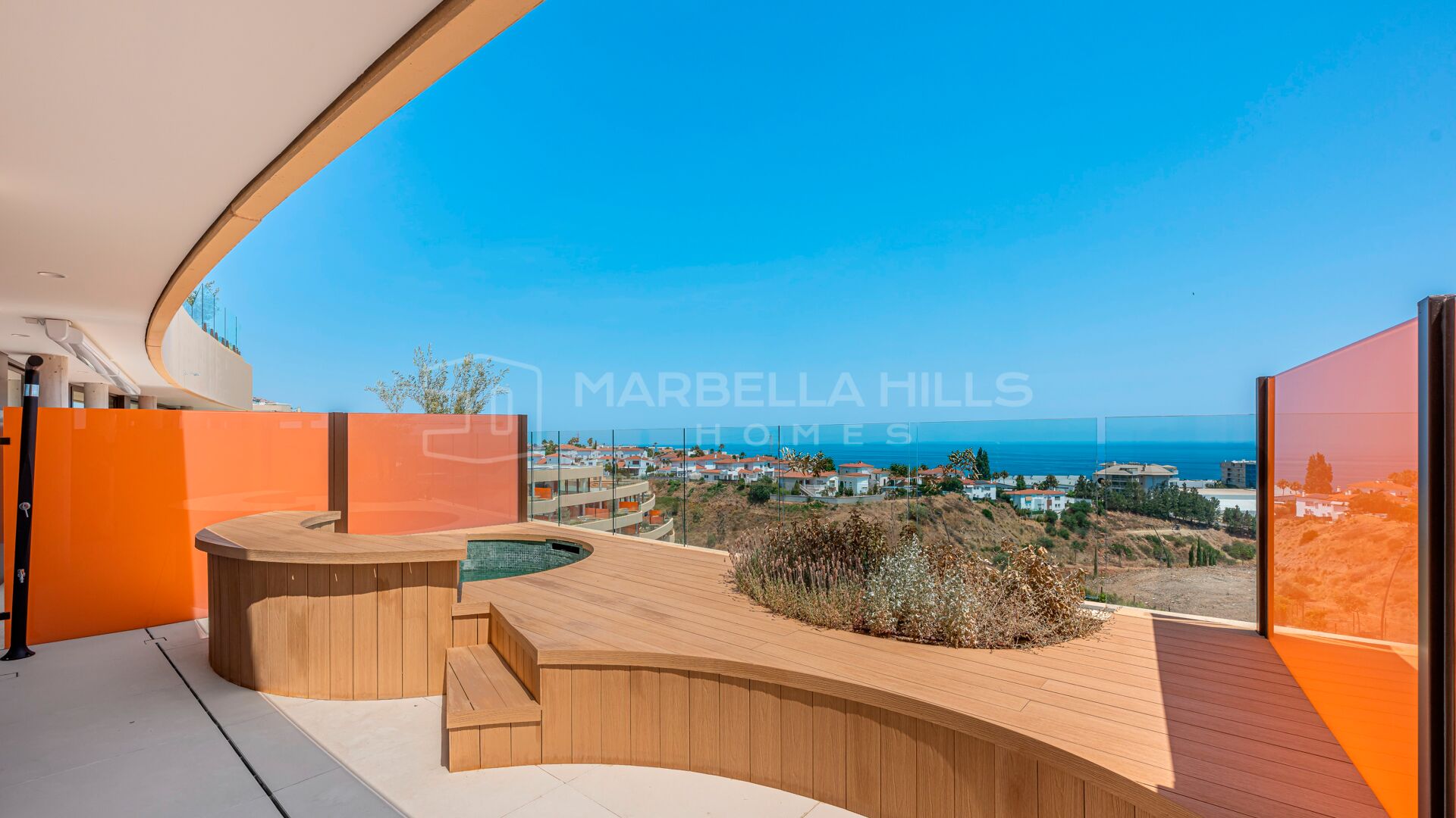 Appartement contemporain à vendre à El Higuerón, Fuengirola, avec vue sur la mer