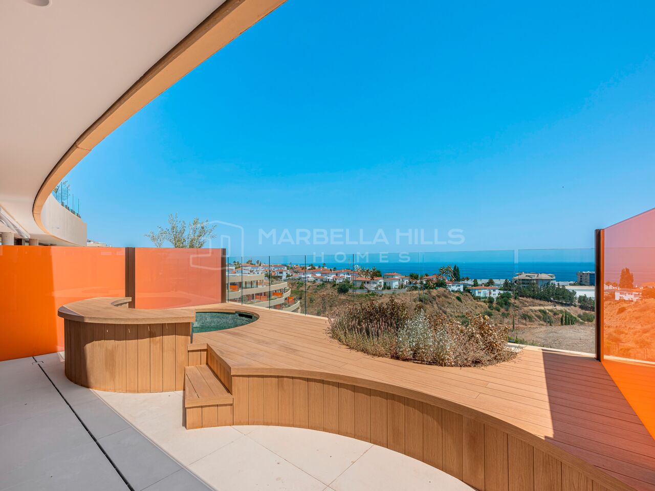 Appartement contemporain à vendre à El Higuerón, Fuengirola, avec vue sur la mer