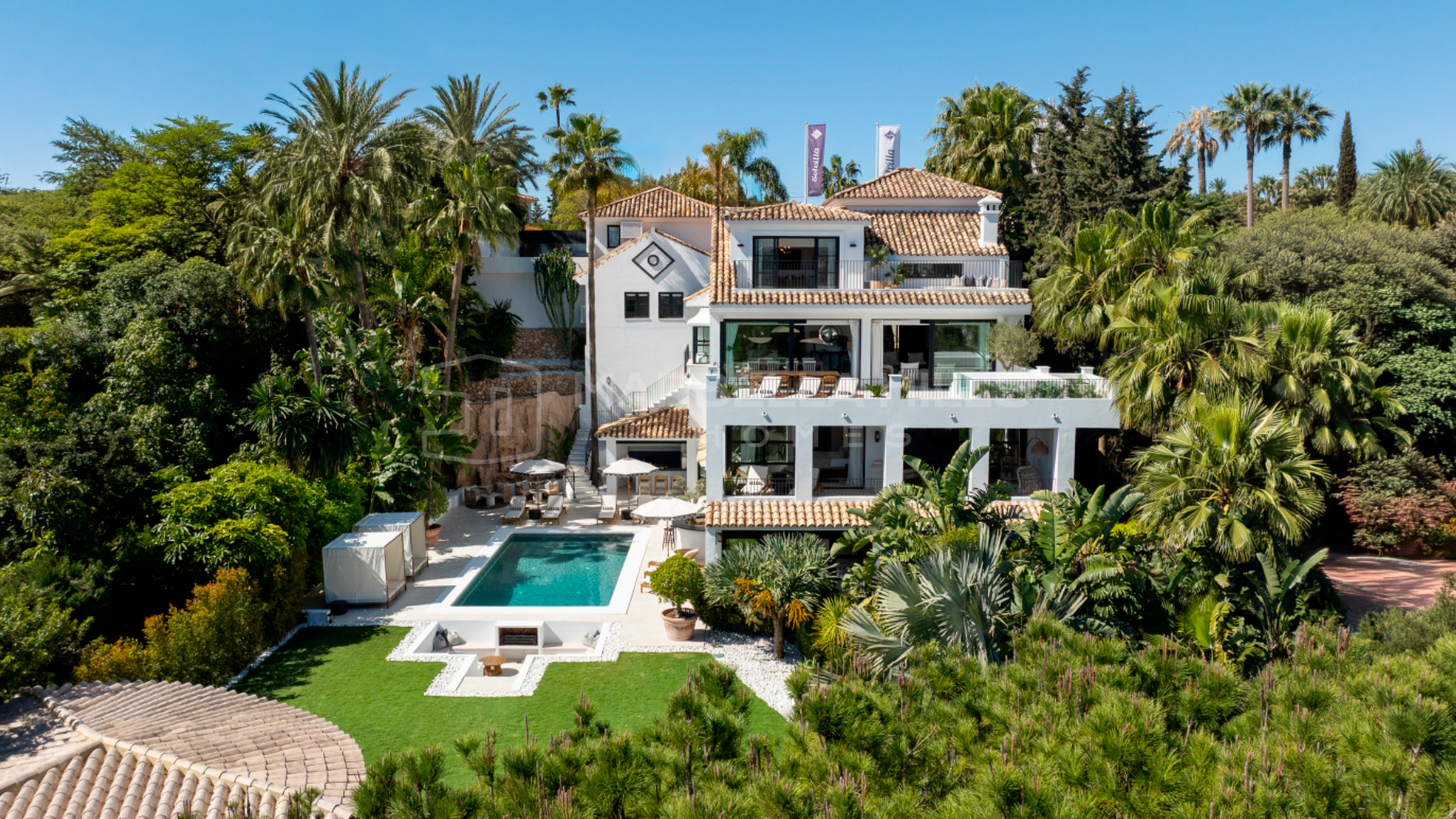 Exceptionnelle villa de luxe à vendre à Nueva Andalucía avec vues panoramiques sur la mer et La Concha